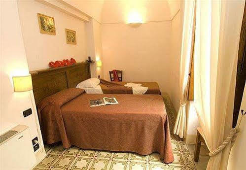 Hotel Palazzo D'Erchia Conversano Eksteriør bilde